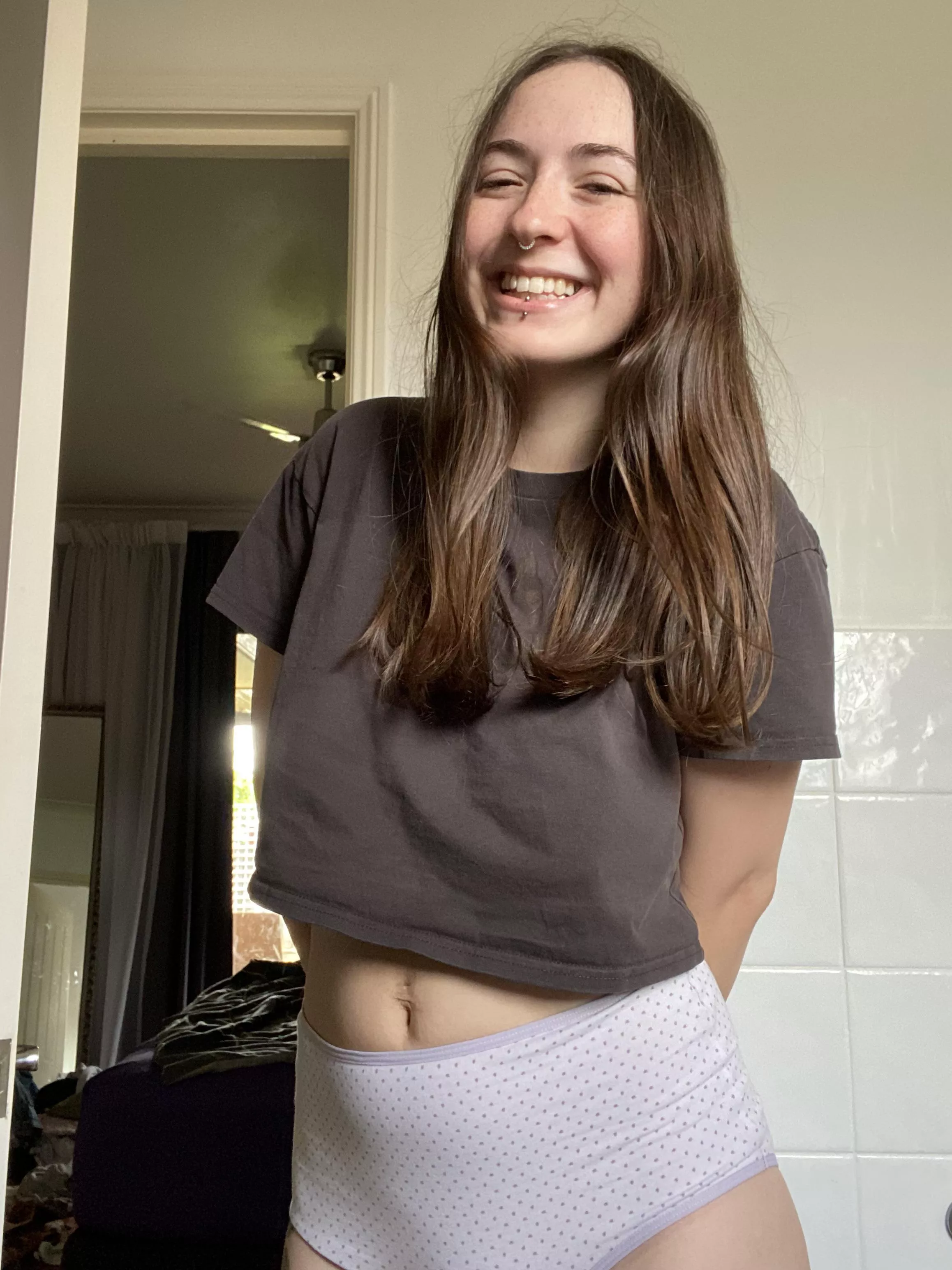 Crop top and mum underwear combo. Comfy vibes [f]