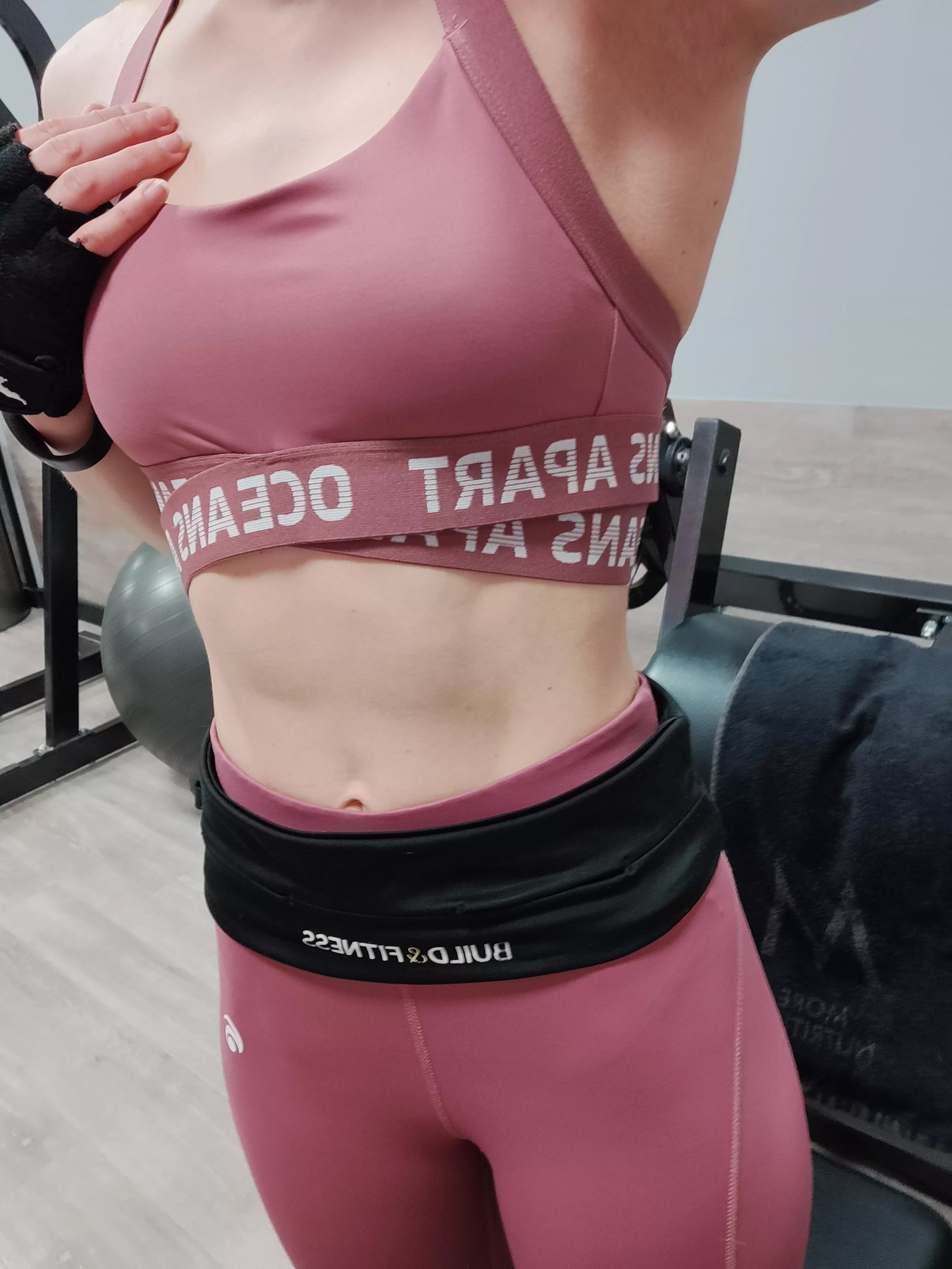 Croptop and abs. 😋