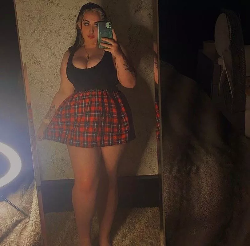 Cum join me on my OF with my 45% off discount, which runs out tomorrow! If you love a curvy gal then you’ll <3 my page. I’m also sending out a video soon so don’t miss out 😈💦 link below!