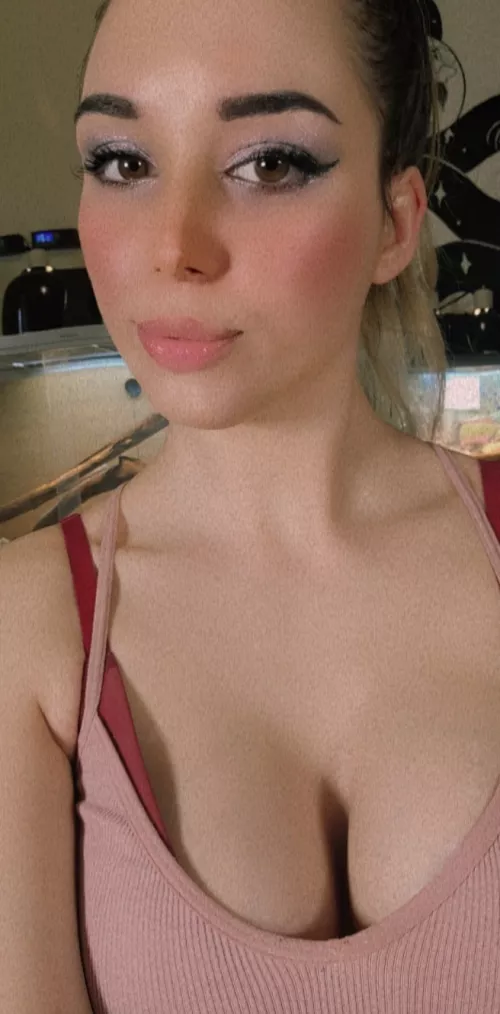 cum join me, online now: http://chaturbate.com/b/xallikatx/