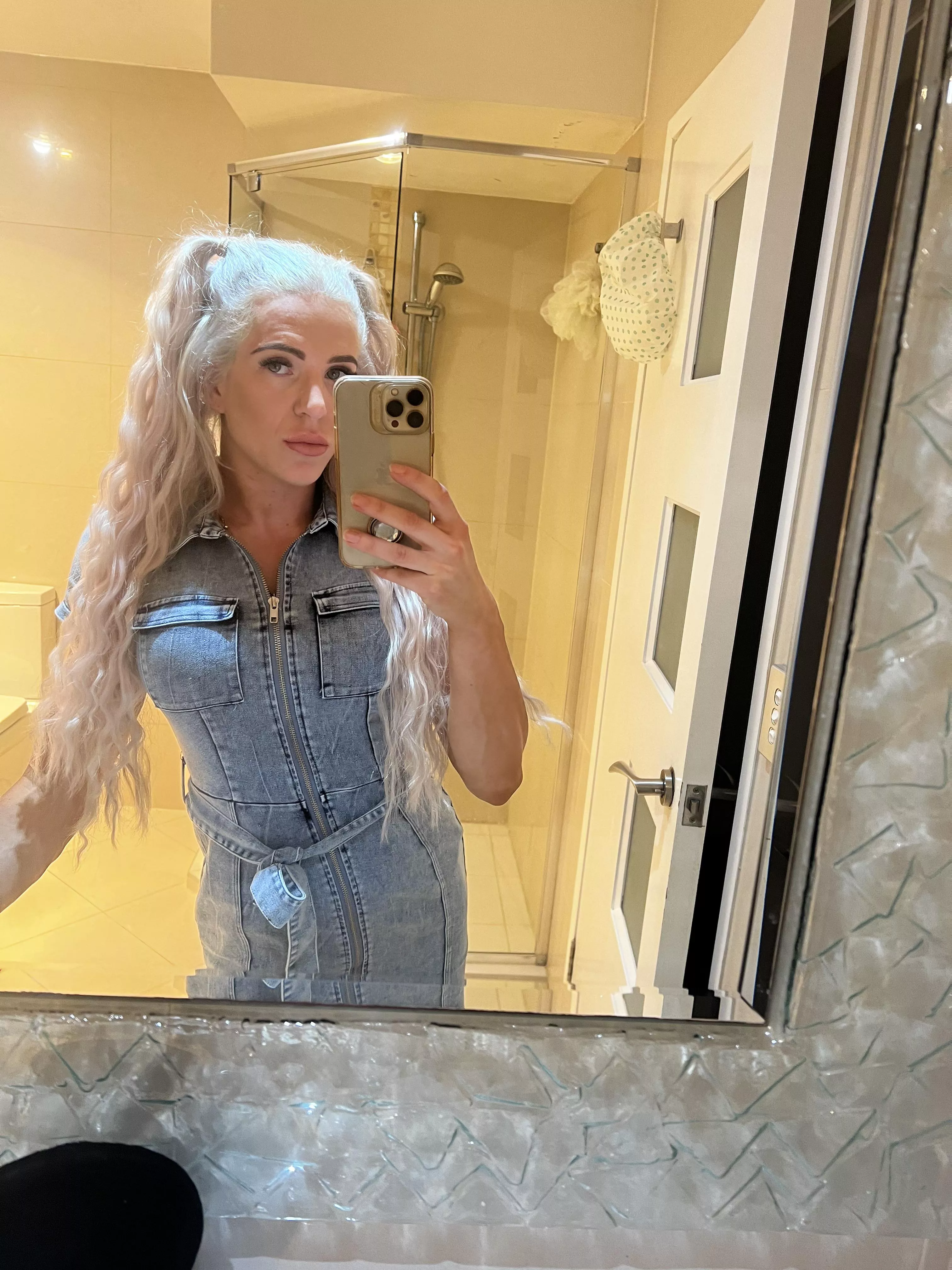 Cum join the fun on my page🔗. PPV available in messages if requested with some 🐱