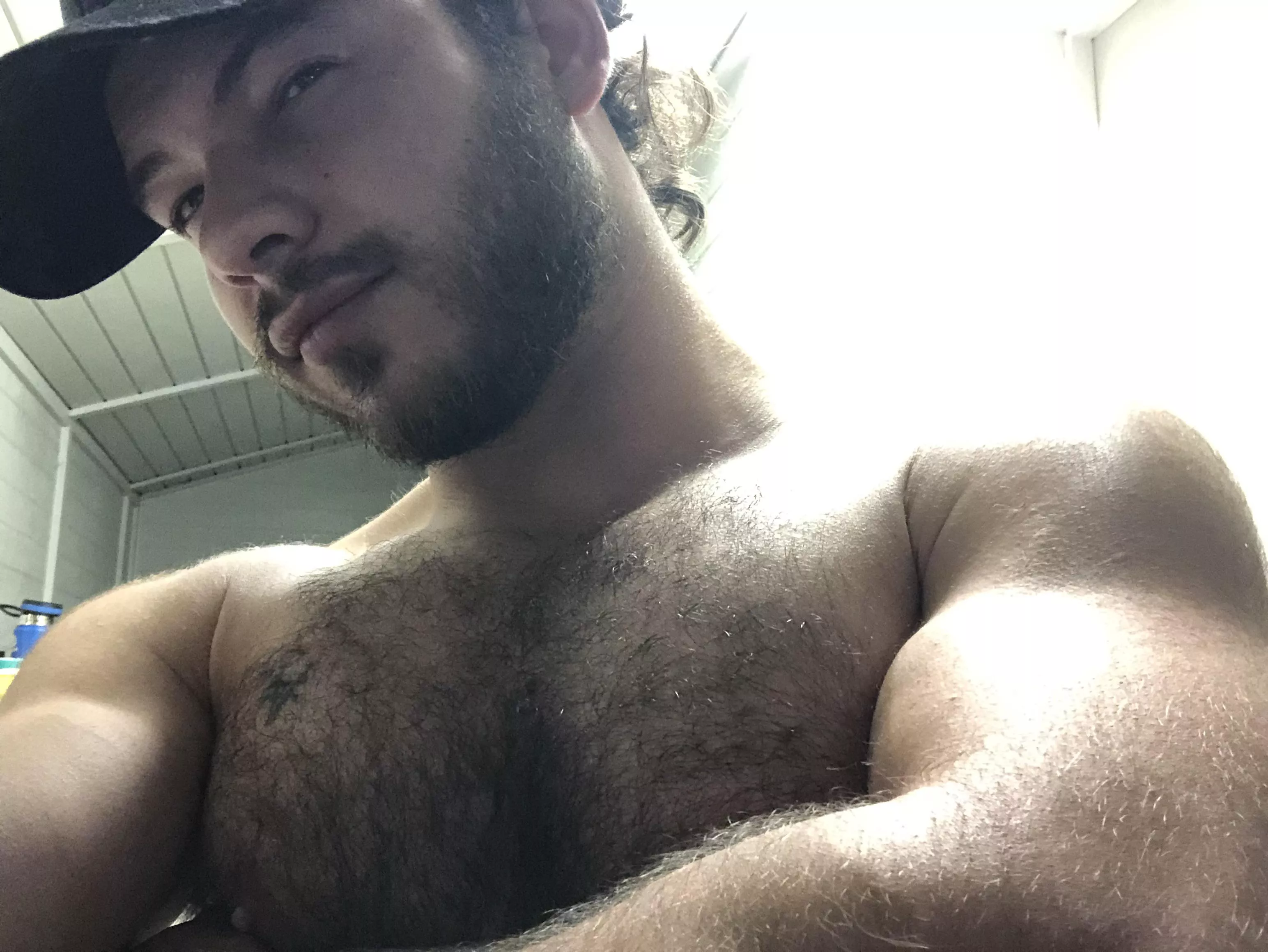 Cum on my chest 😈