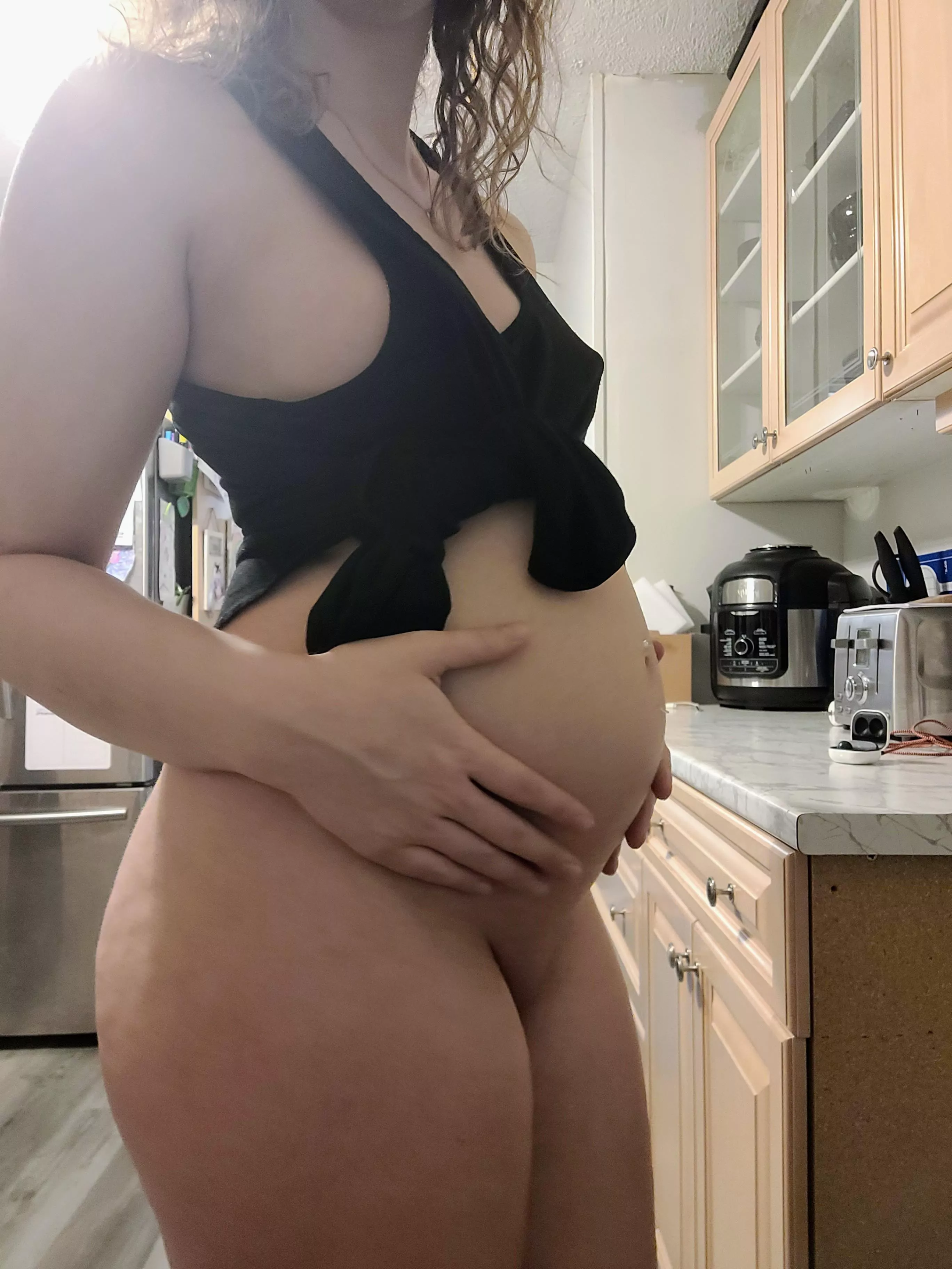 Cum play with me and bump 🥰