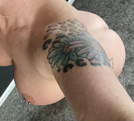 Cum see me in my Onlyfans🔥thats where all my 😈dirty videos💦are its only $3.29 for the first month. Link in my comments.