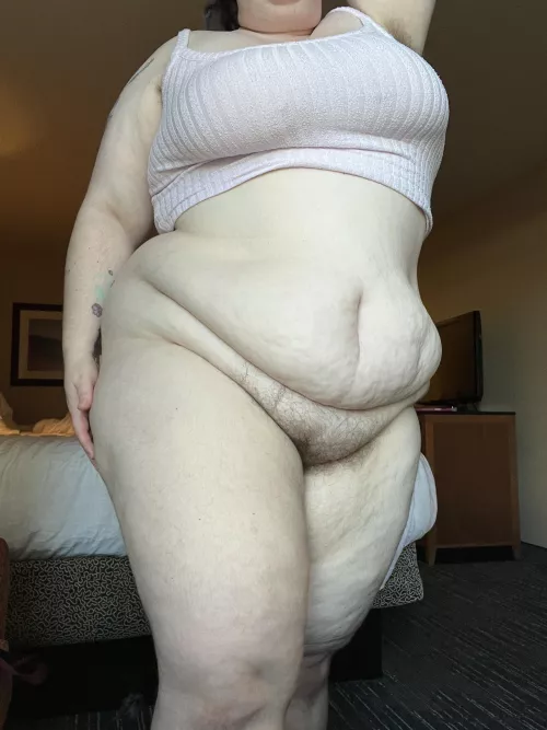 Curvy (f)