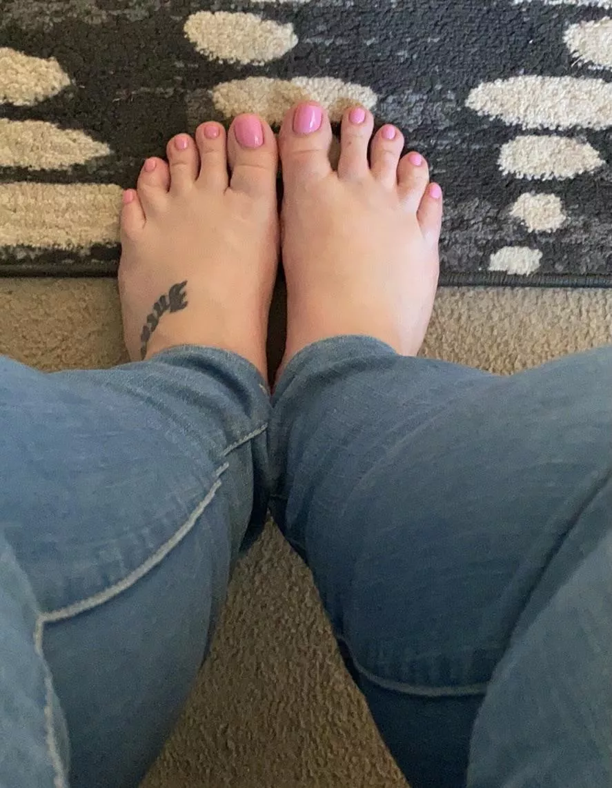 Cute chunky feet 💕