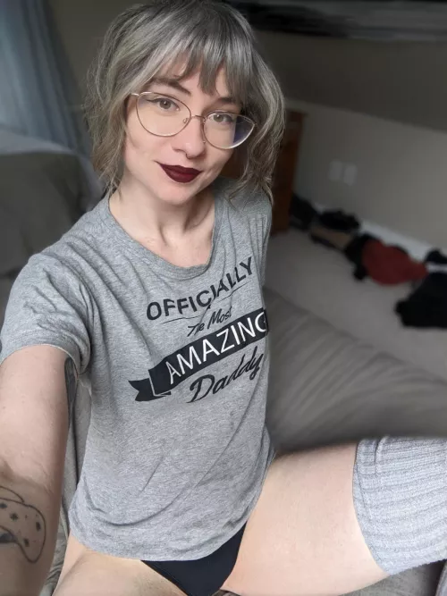 Cute daddy goth slut reporting in for duty!