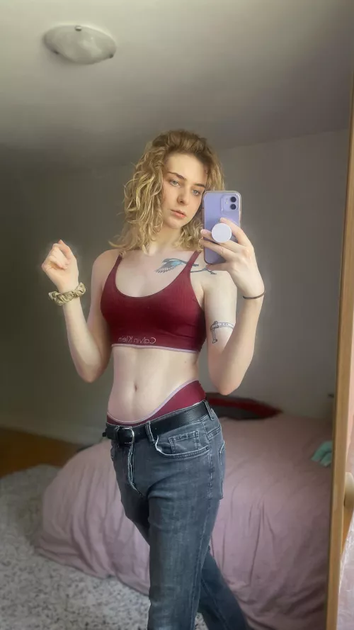 cute face, hot body :)