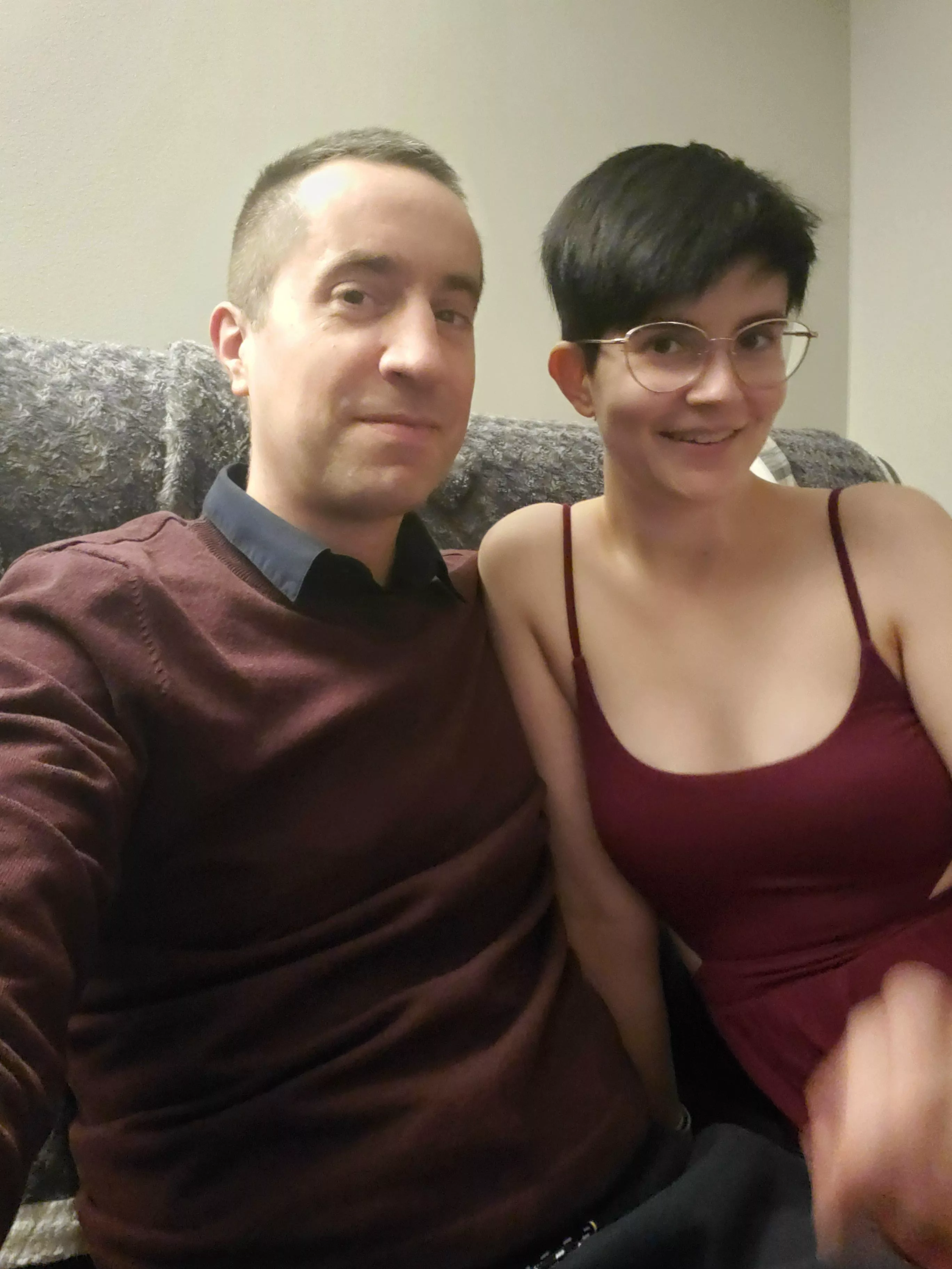 Cute wife that likes to be shared.. hi boys!