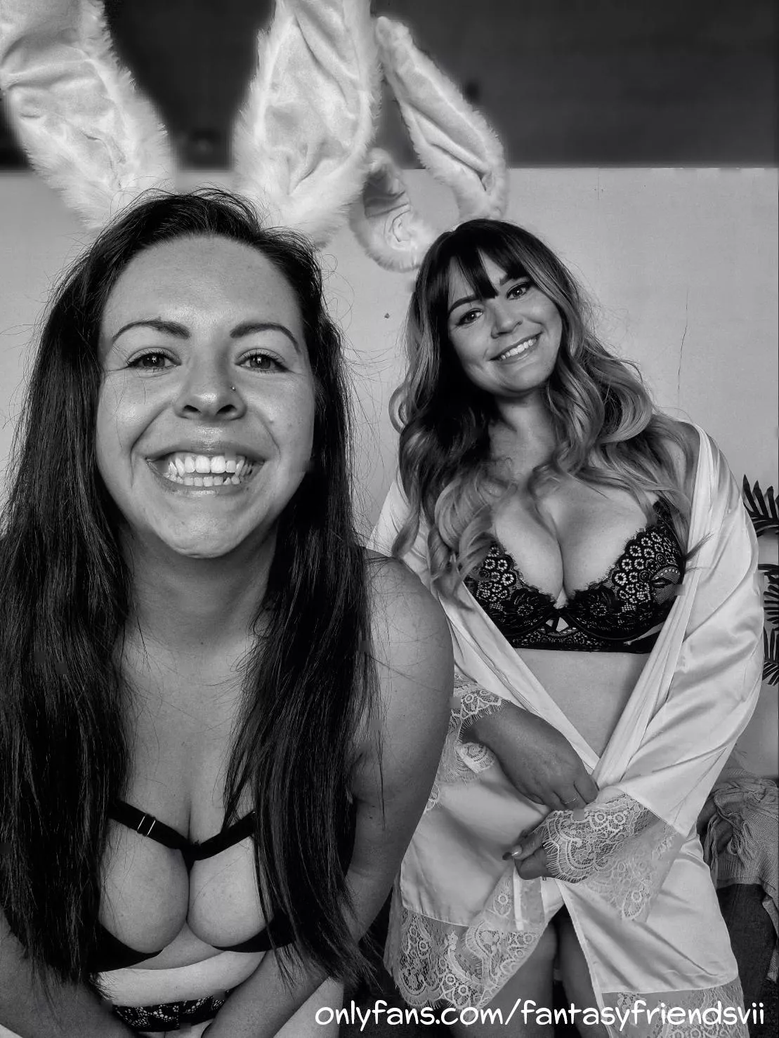 cuties in search of wine 🙈😘🔥