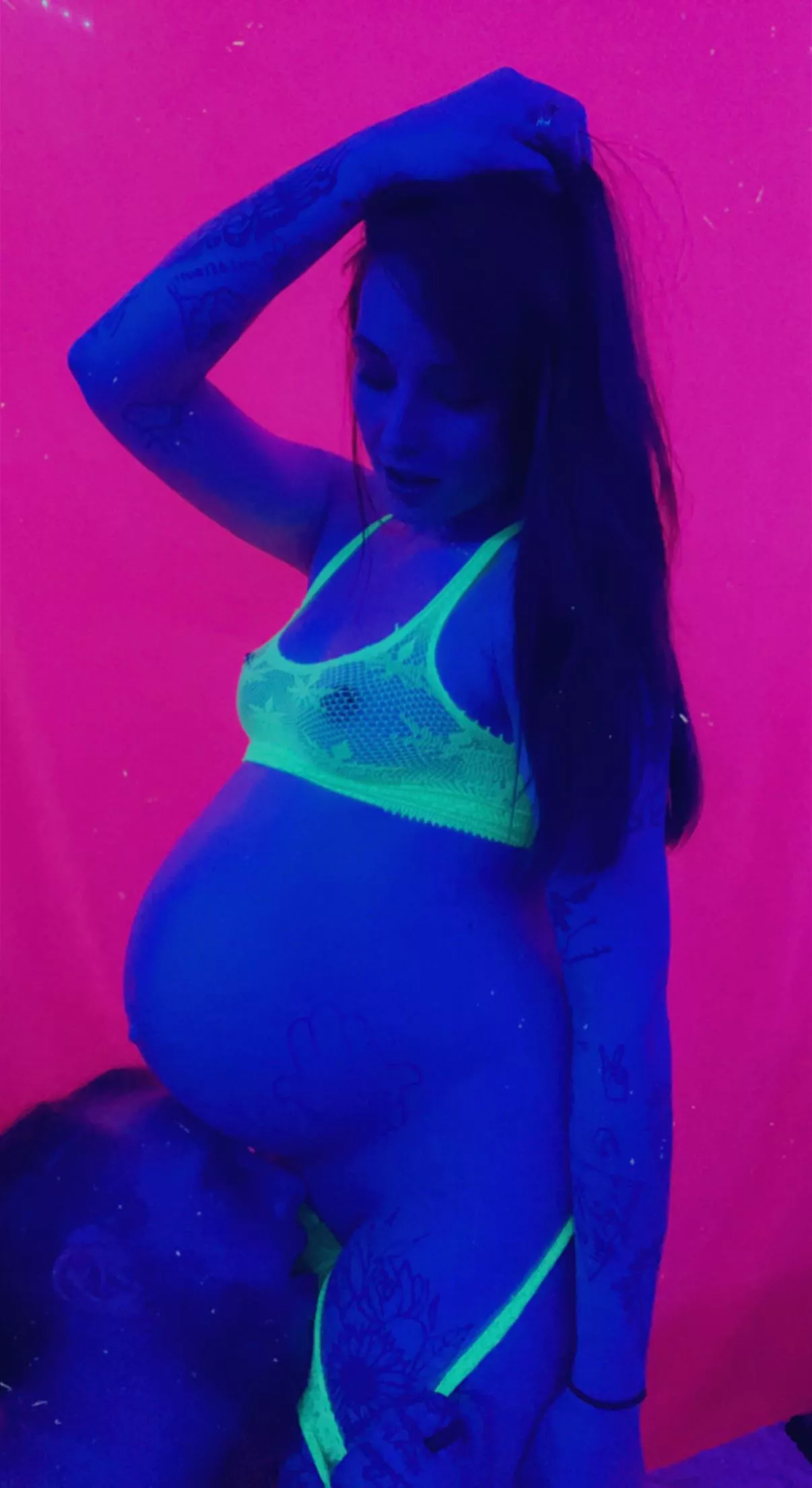 Daddy ate the 😻 And then hit it from the back💋 Wanna play with us!?