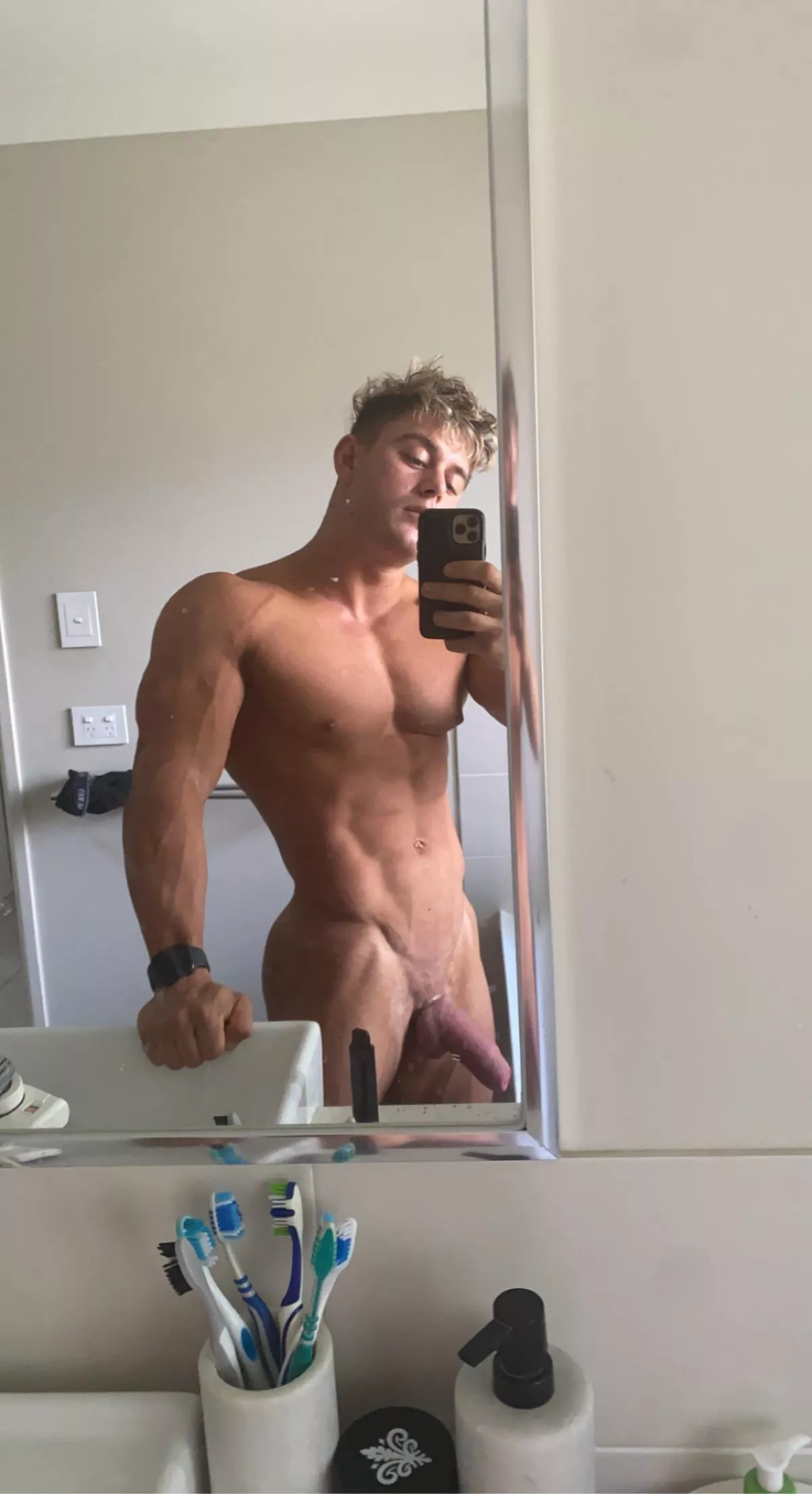 Daddy’s so fkn horny baby