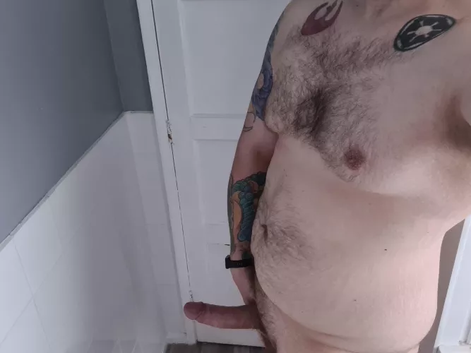 Damn I'm sore from working out. Could do with a rub down.