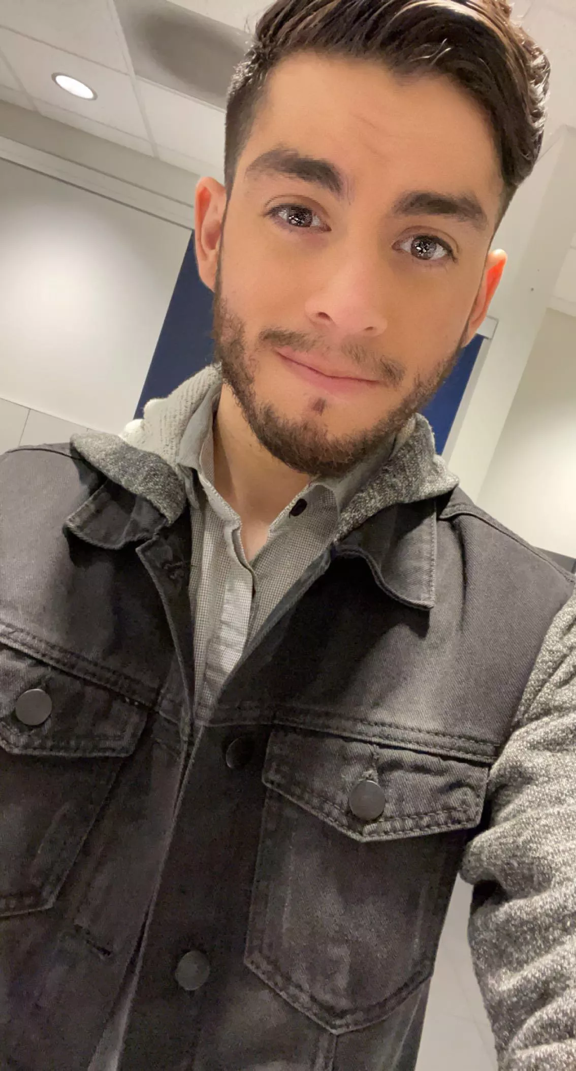 Daydreaming of eating pizza.🍕