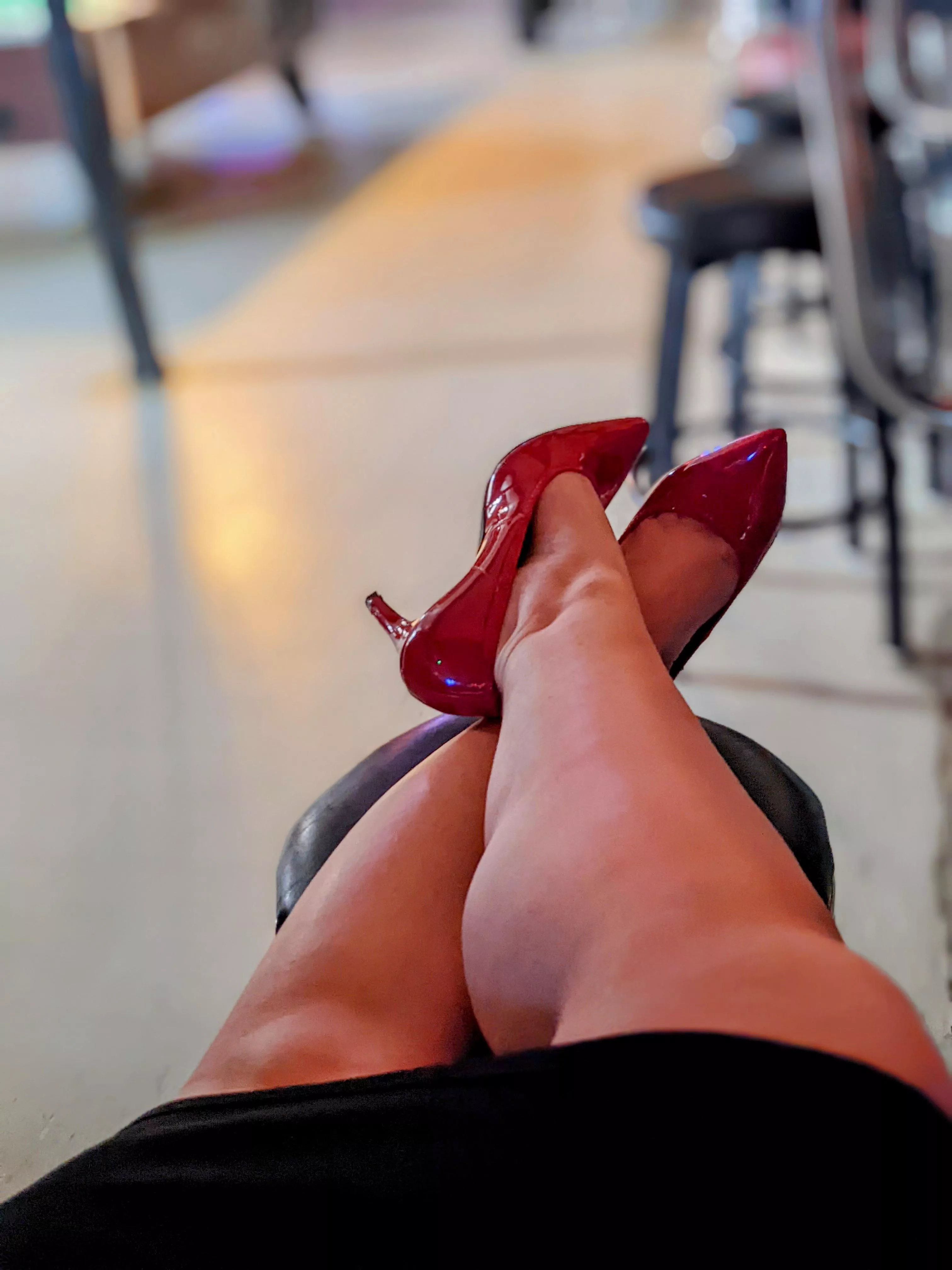 dive bar with a girlfriend is an amazing treat on Tues afternoon