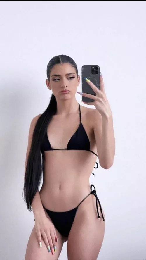 Dixie has me so hard