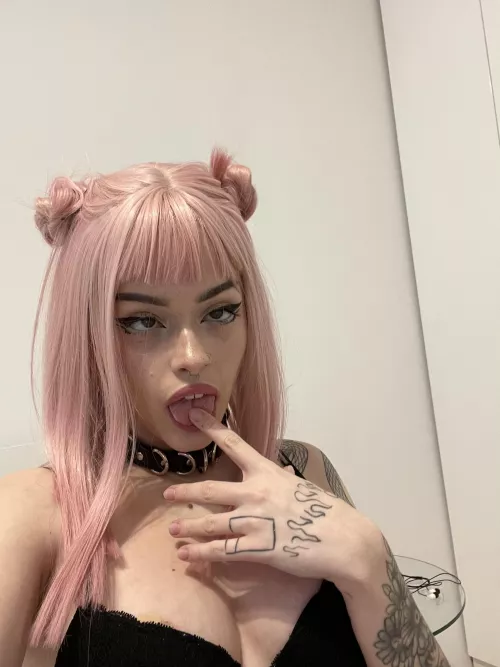 dk if i like this pic..can u tell me what you think?