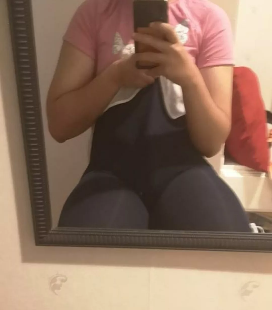 do bbcs like sissies with thicc thighs 🥺