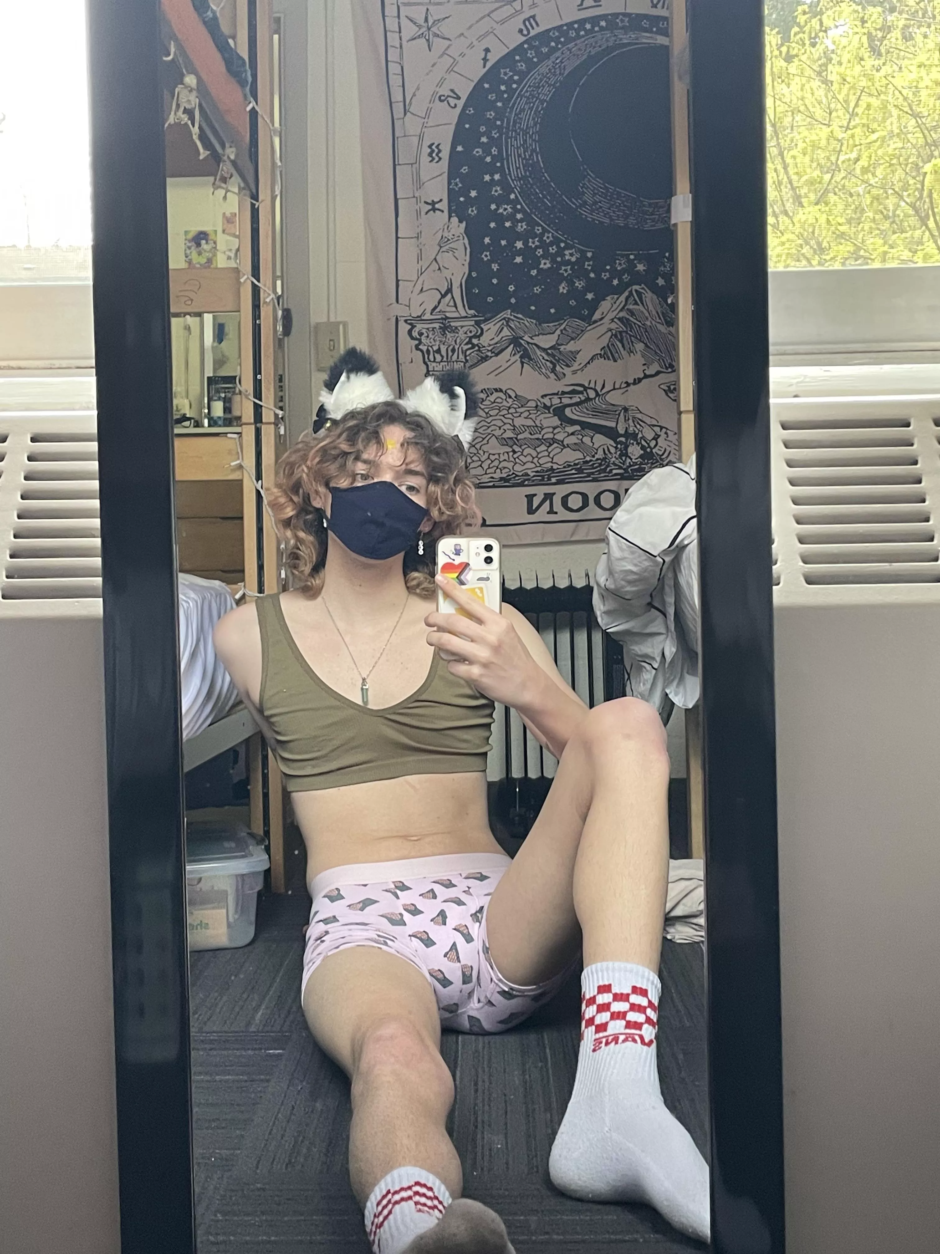 Do feminine catboys still count as twinks? I hope so ._.