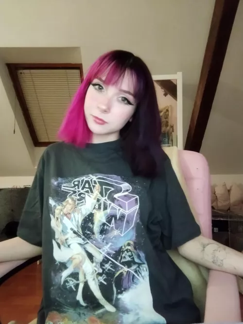 Do I look cute today? 💜