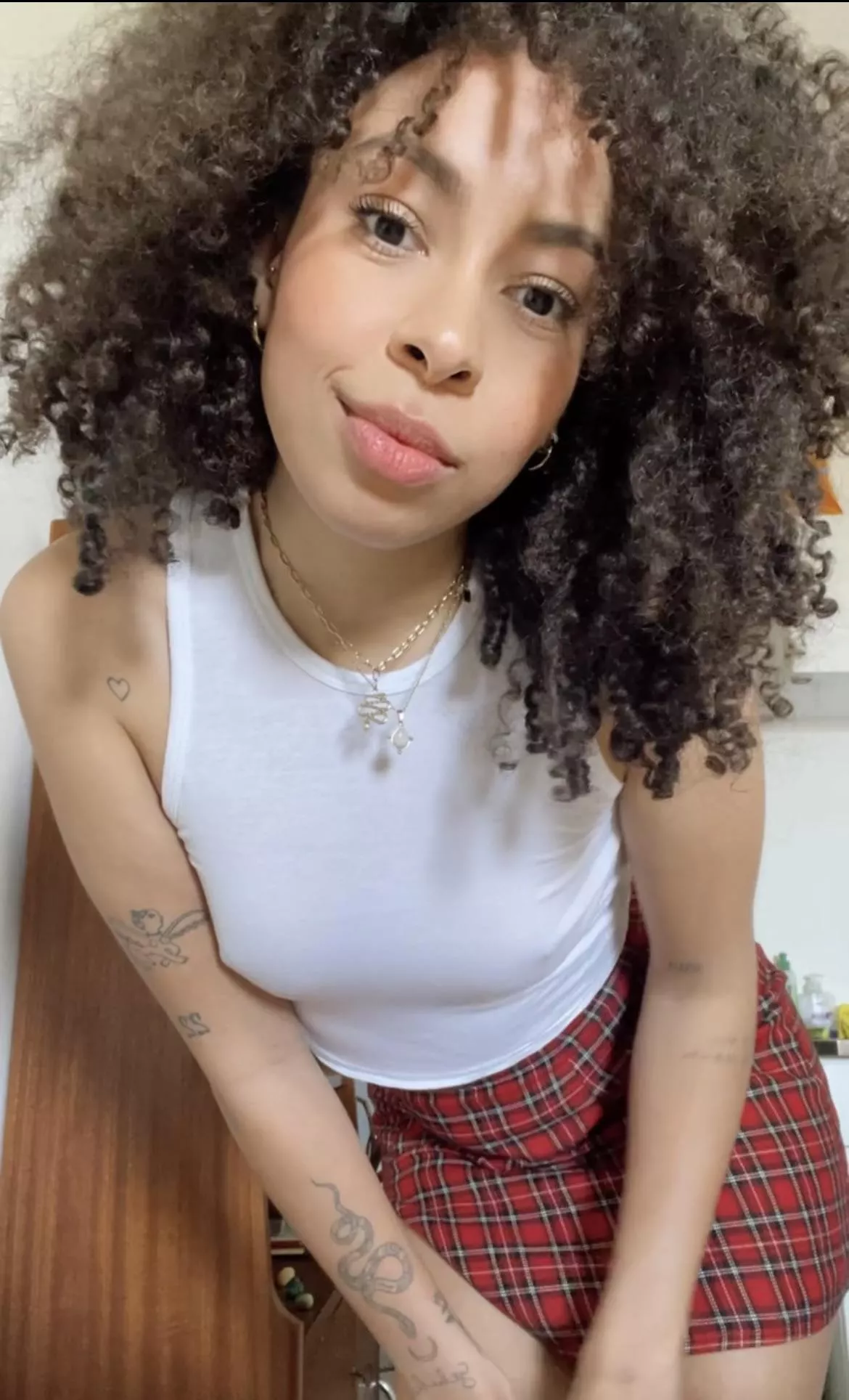 Do tiny tits also look nice braless?