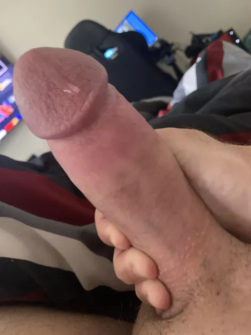 Do y’all like thick cocks with precum?👀