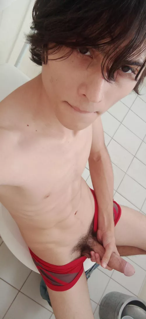 do you also like to masturbate in risky places? I have a habit of jacking off in the bathroom at work. When i think someone can find me i get very horny, this makes my dick drool pre cum a lot 😋