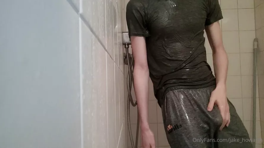 Do you ever shower in your pajamas right after waking up? no? just me? oh... 😅🍌💦