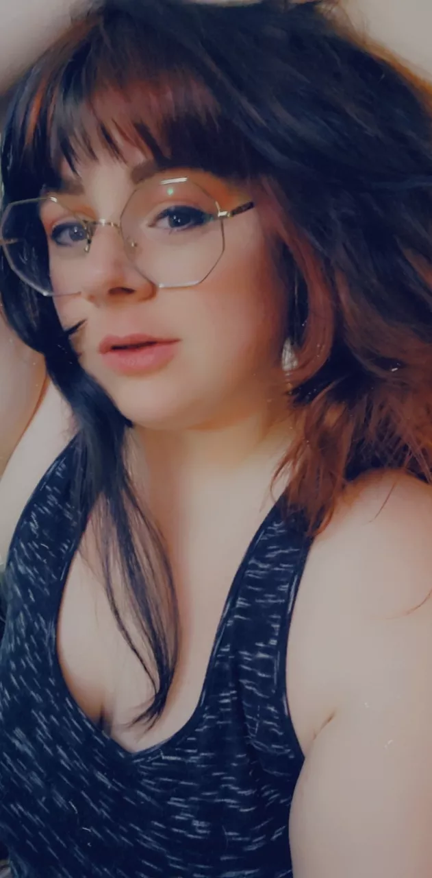 Do you have a scrunchy I can borrow? I promise to give it back 💕