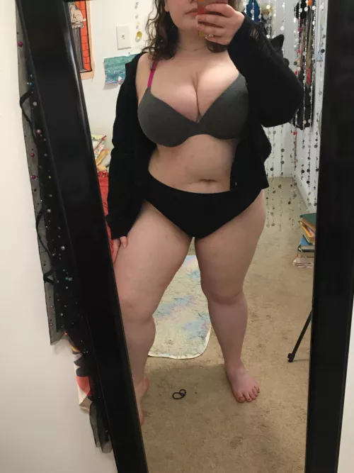 Do you like 4’11 chubby girls?