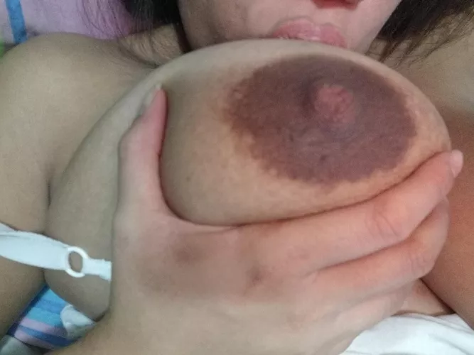 Do you like dark areolas ?? 😊😊😊