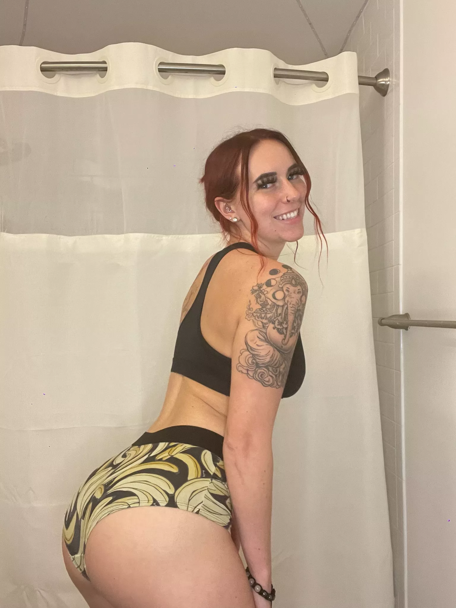 Do you like my cute little butt? 😘