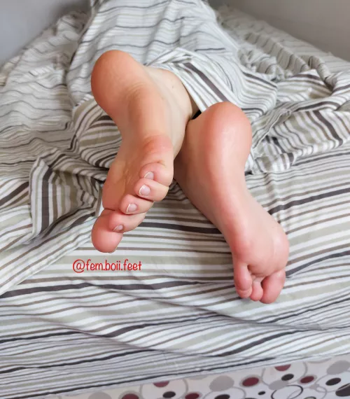 Do you like my little toes? ๐บ