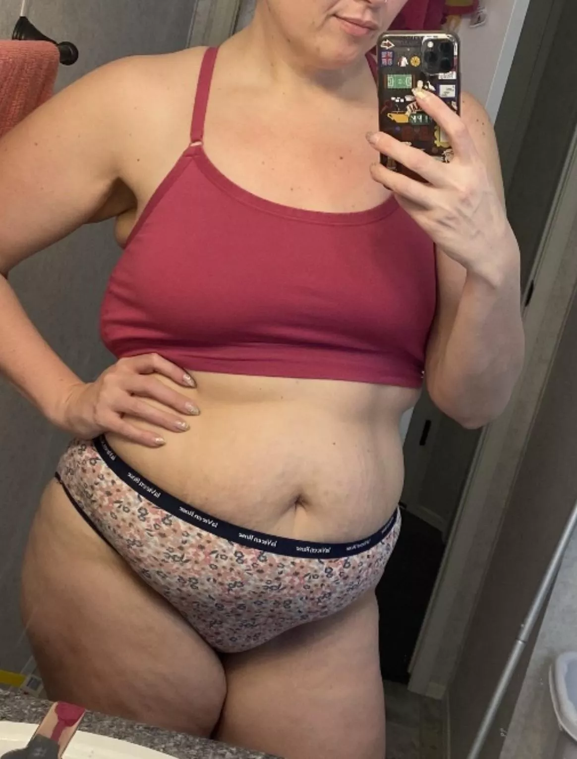 Do you like my mom body? Do you like my mom body?