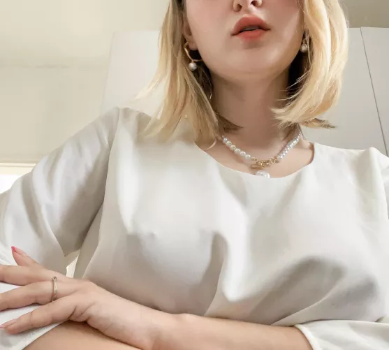 Do you like my pearls?