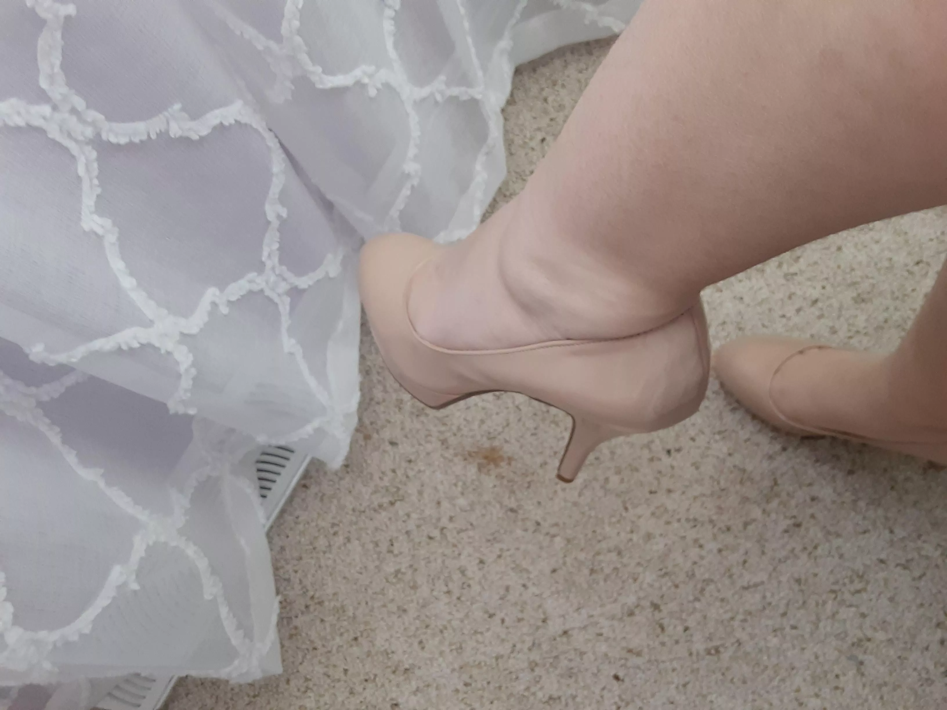 Do you like my pumps? My favorite heels 🥰