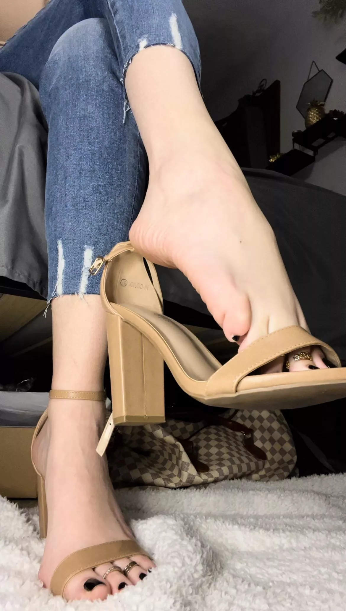 Do you like my shoe dangle?🤩🤤