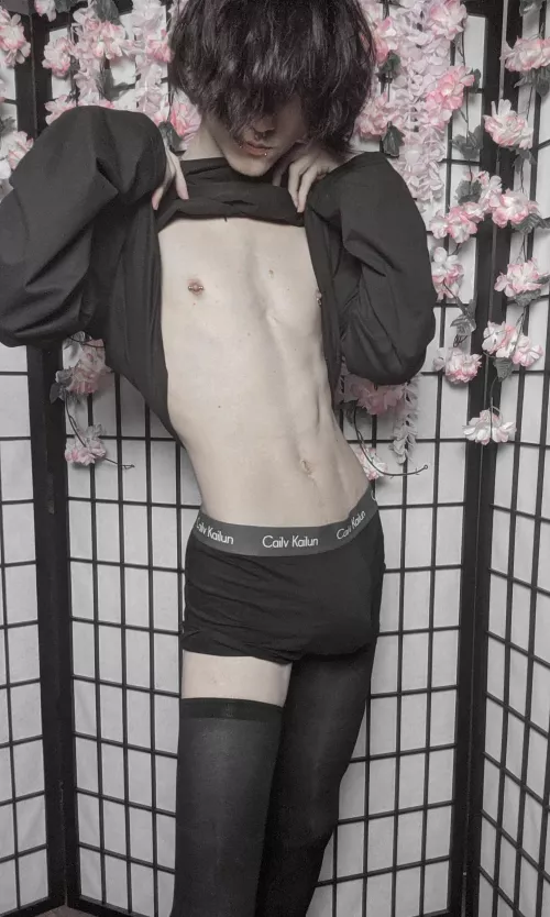 Do you like pierced nipples?🖤