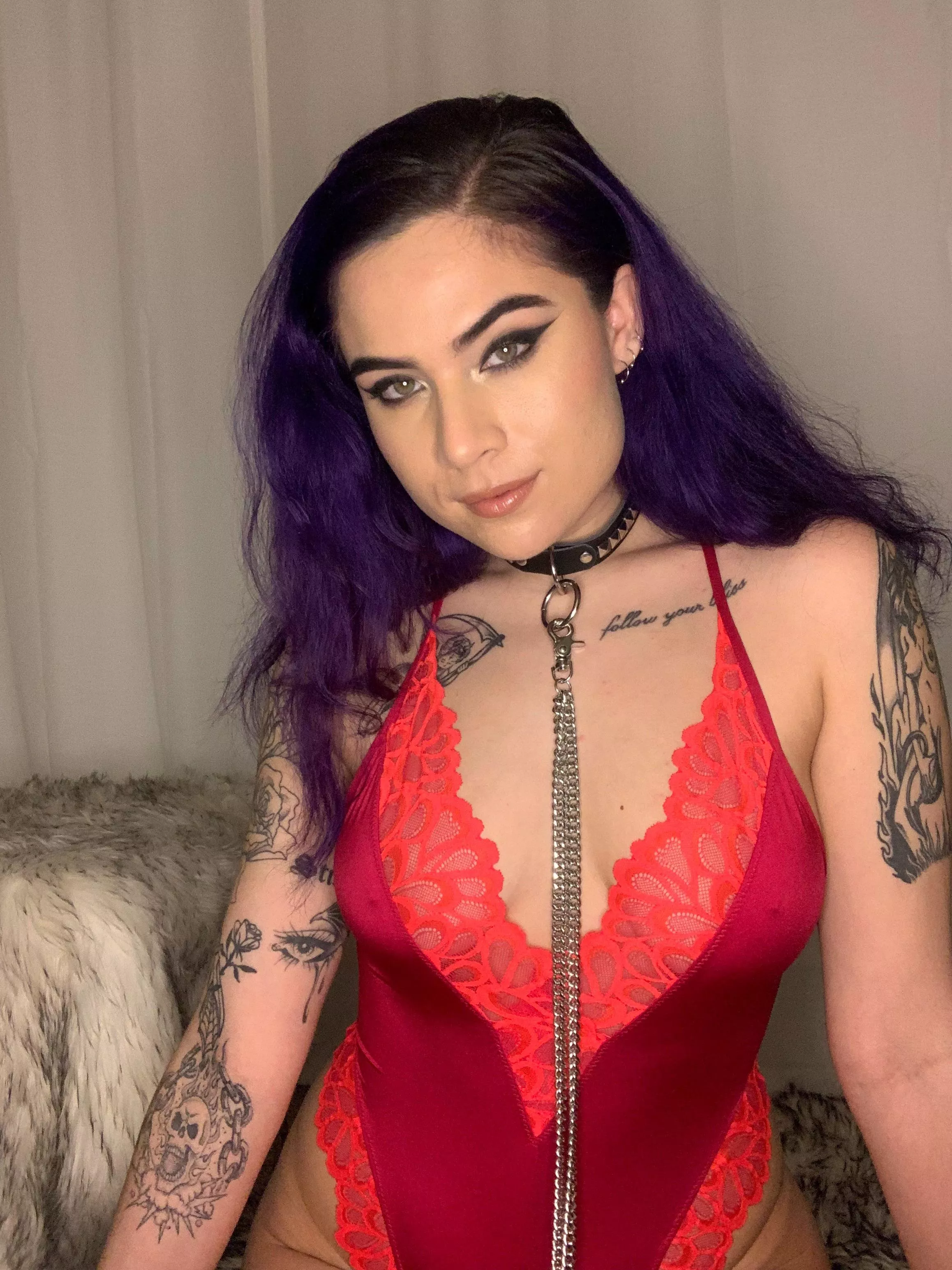 Do you like this color on me? I feel weird about it