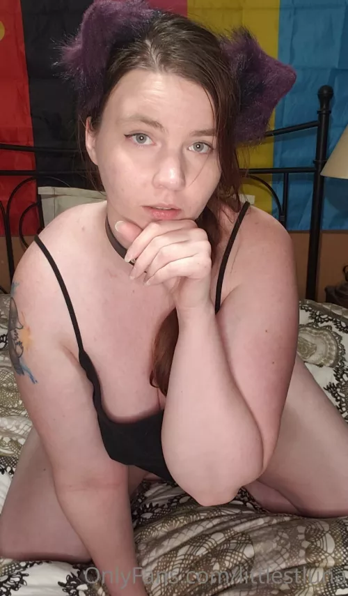 Do you love my puppy ears? 😘 more pics at the 🔗!