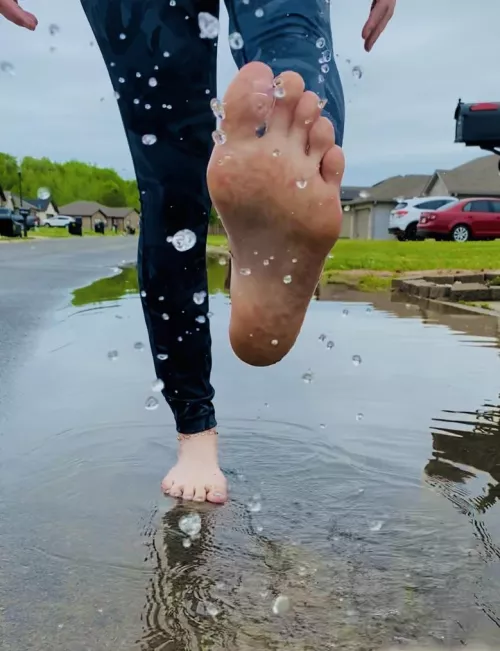 Do you play with wet things?? 😏💦