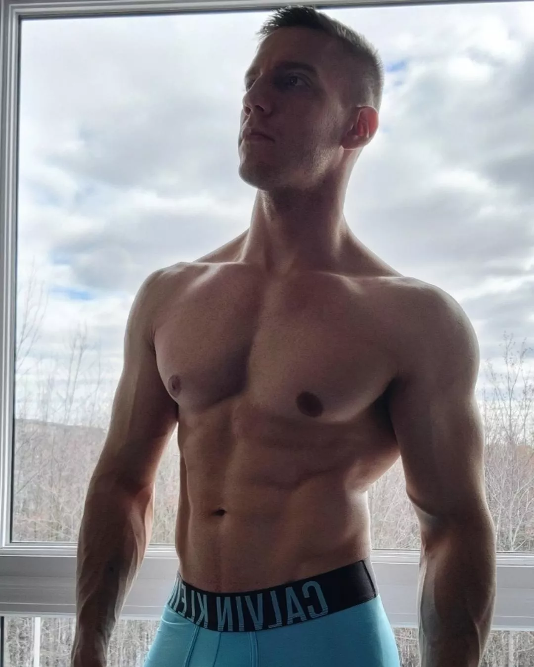 Do you think blue is my color ? 😏