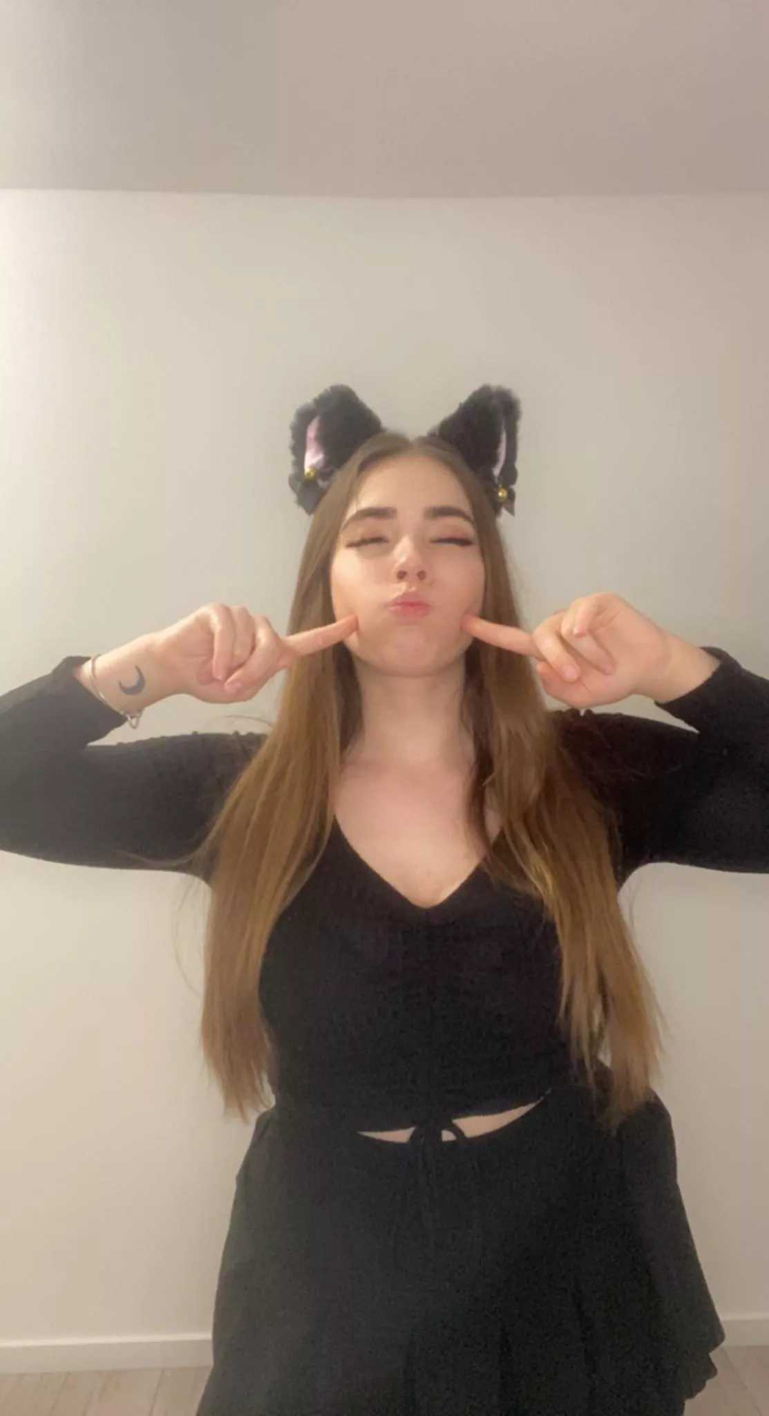 Do you think I’m a cute kitty🐱 ?