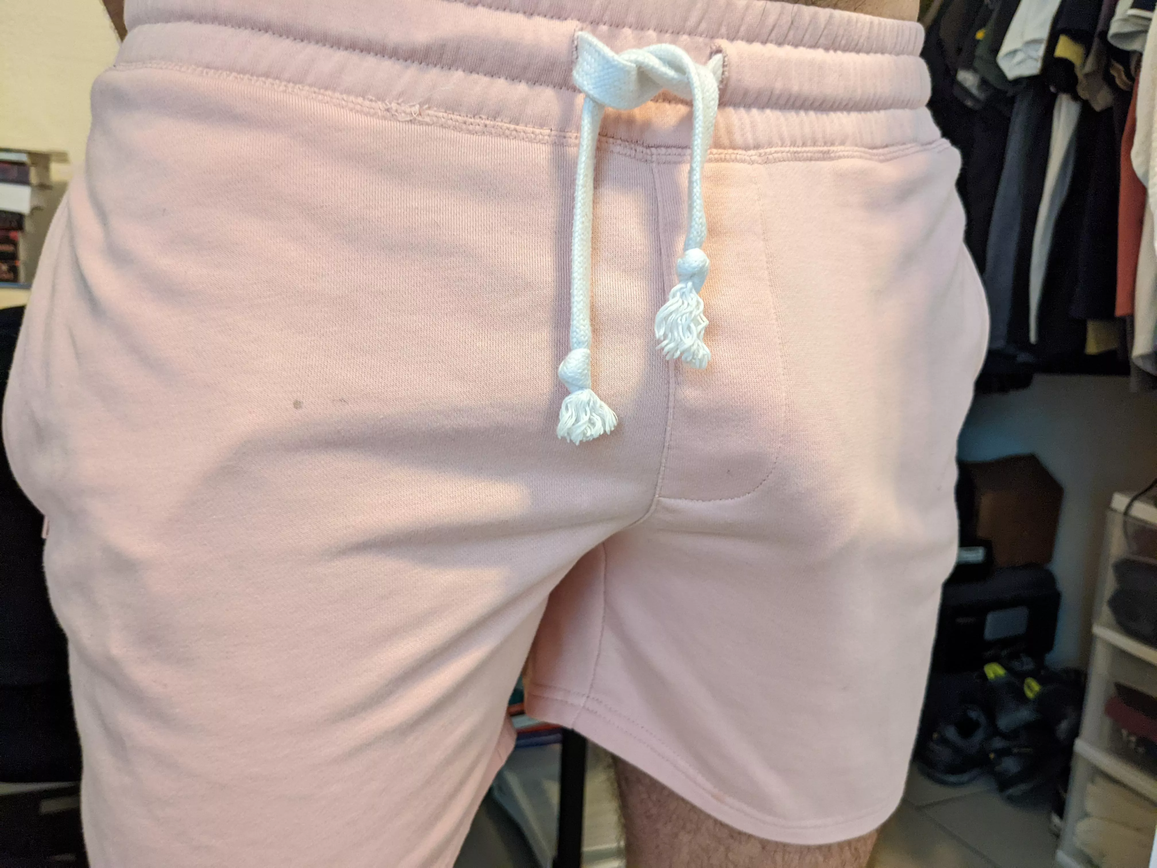 Do you think my friend will notice if I meet him like this?