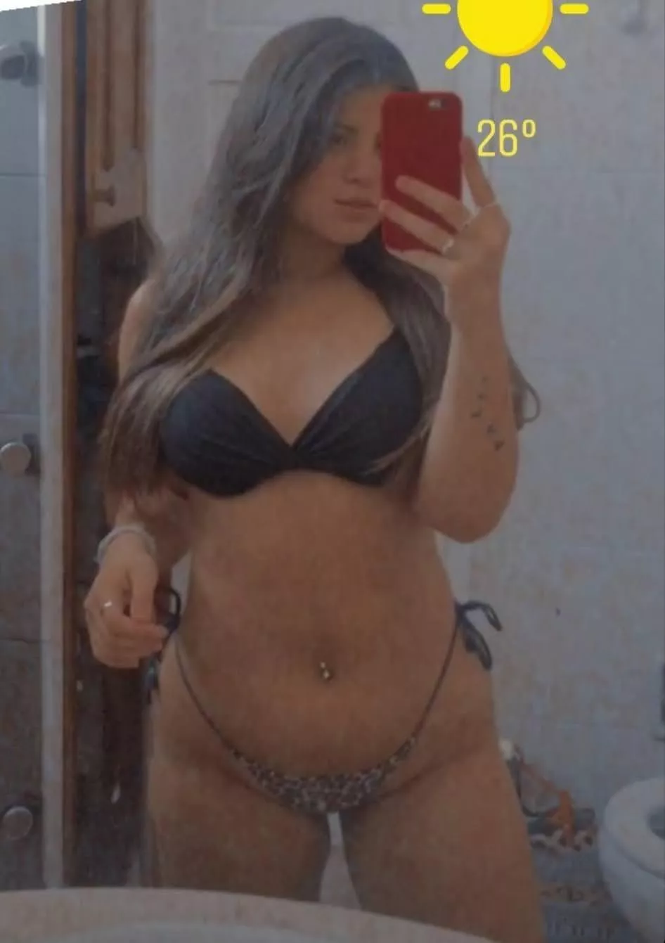 Do you think than this thicc latina girl deserve a good cock? my Kik is Meroz27