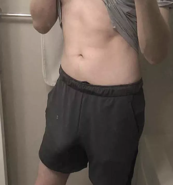 Do you want to explore with a hung guy ? 😅