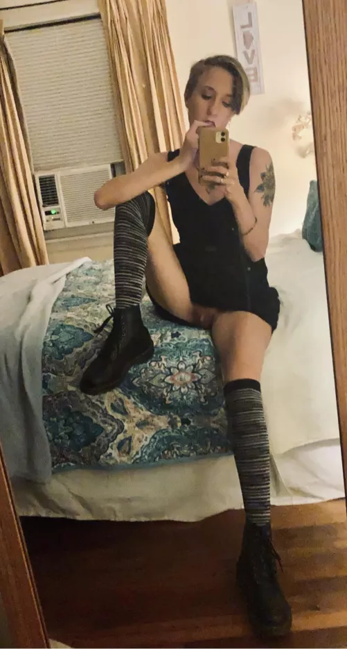Docs + striped socks = ๐๐ค
