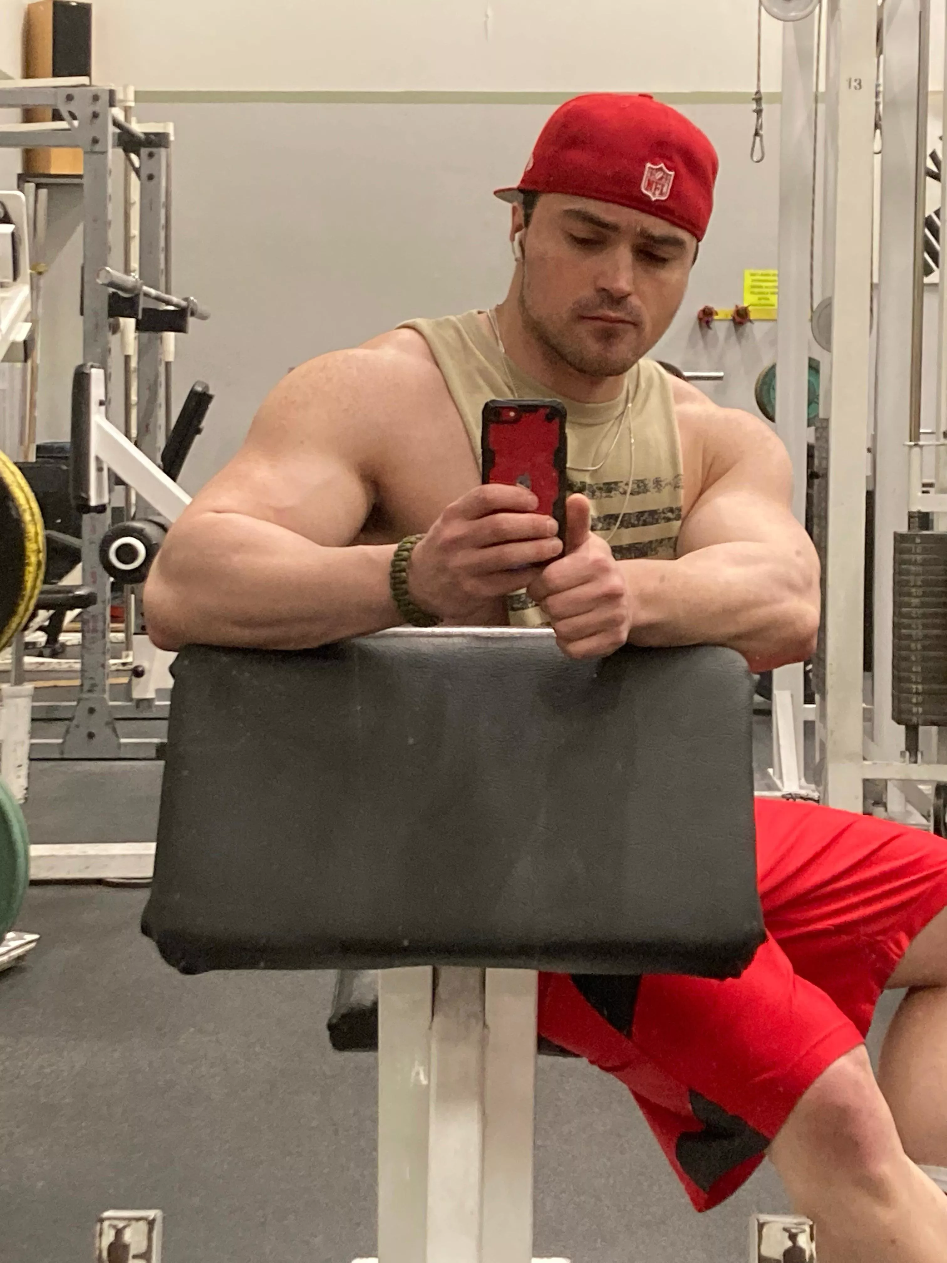 Does anything rhyme with beefy? Anyway, this beefcake says hi