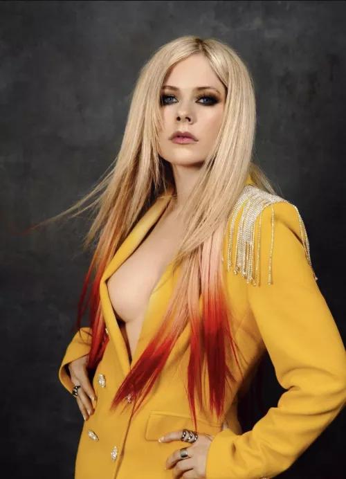 Does Avril’s boob look bigger than normal?