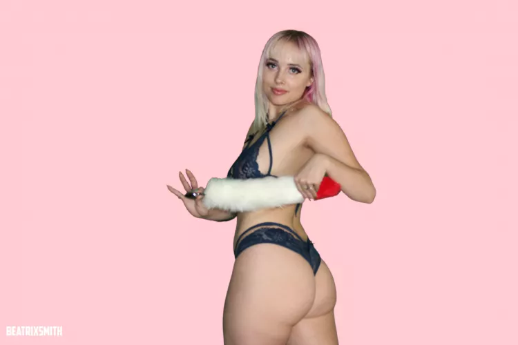 does that little peek of my armpit turn you on?